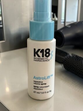 K18 AstroLift Reparative Volume Spray - Light Blue & White